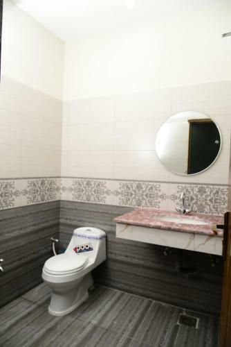 Hotel Deluxe Johar Town Lahore