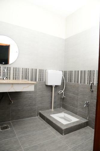 Hotel Deluxe Johar Town Lahore