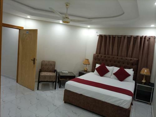 Family Hotel Davis Road Lahore