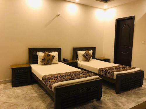 Hotel Pakeeza One
