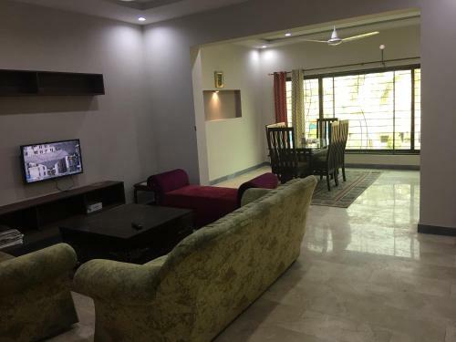 Spacious Apartment In Johar Town