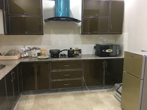 Spacious Apartment In Johar Town
