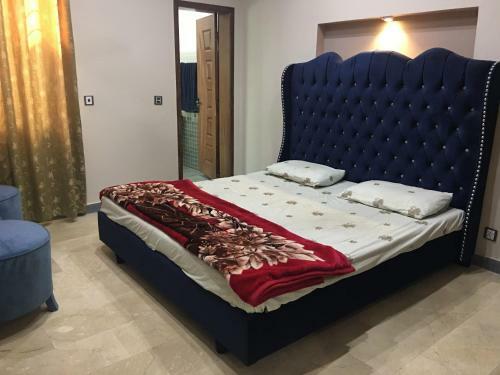 Spacious Apartment In Johar Town