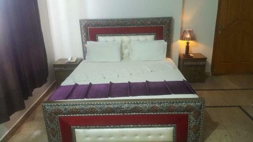 Hotel Days Inn Lahore