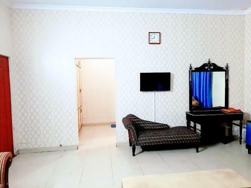 Hostal New Pakeeza Hotel
