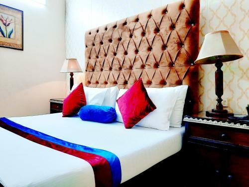 Hostal New Pakeeza Hotel