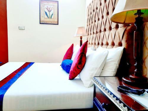 Hostal New Pakeeza Hotel