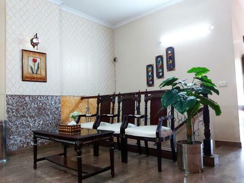 Hostal New Pakeeza Hotel