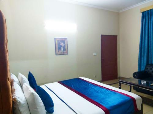 Hostal New Pakeeza Hotel