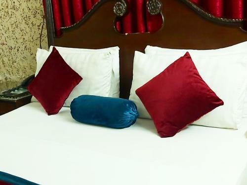Hostal New Pakeeza Hotel