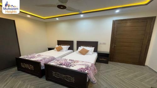 Apartamento Multazam Heights, Dha Phase 8