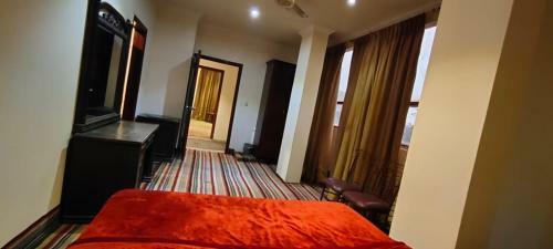 Seven Stars Hotel