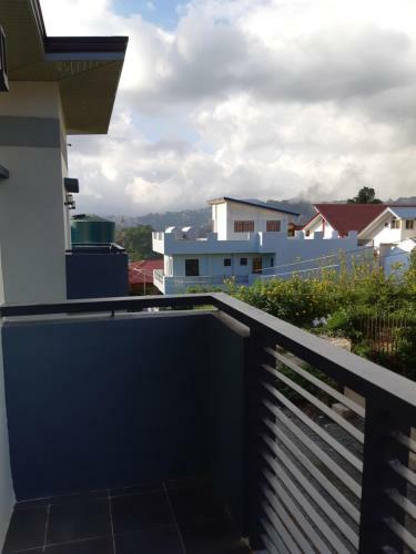 Restful 3br Hillside Duplex House