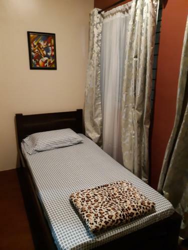 Restful 3br Hillside Duplex House
