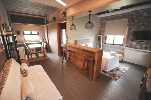 Hotel Pine Breeze Cottages