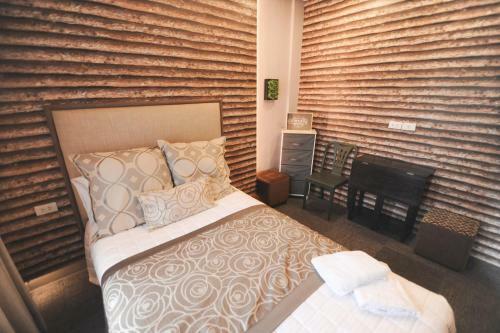 Hotel Pine Breeze Cottages