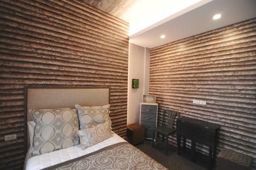 Hotel Pine Breeze Cottages