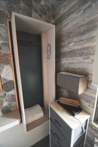 Hotel Pine Breeze Cottages