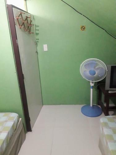 Hostal R D J Homestay