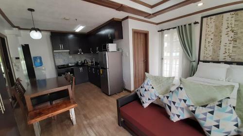 Gab's Cozyhome Apartments At Bonbel Condominium