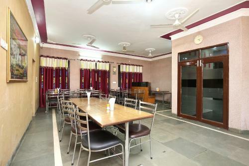 Hotel Holy City Paradise Inn