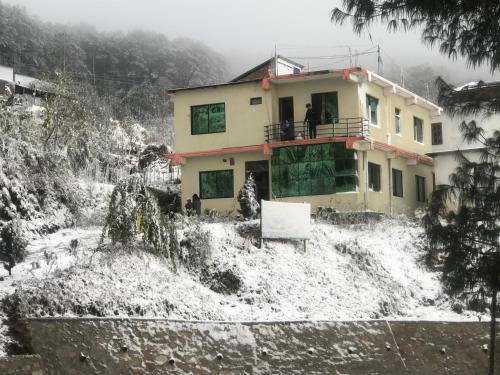 Hotel Nayagaun Village Resort