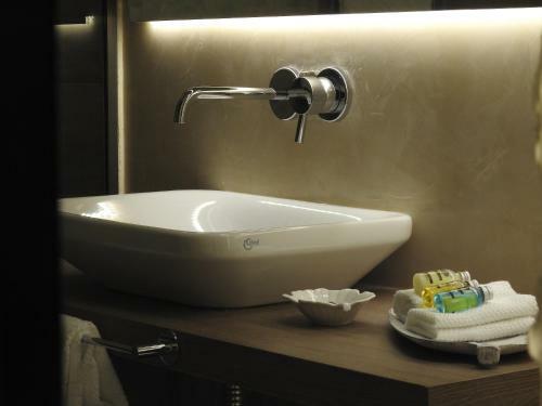 Hostal Nikos Rooms