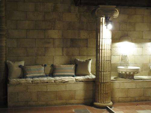 Hostal Nikos Rooms