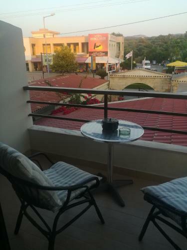 Hostal Nikos Rooms