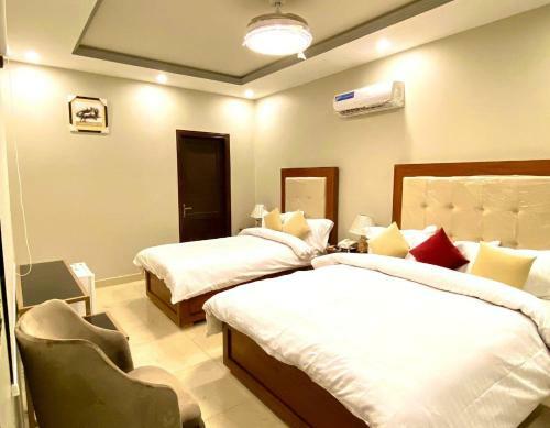 Grand Luxury Hotel