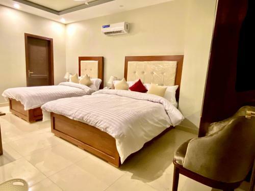 Grand Luxury Hotel