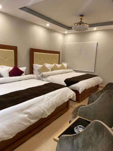 Grand Luxury Hotel