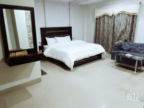 Hotel Crown Inn