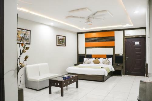 Hotel Crown Inn
