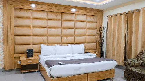 Hotel Crown Inn