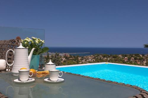 Impeccable 4-bed Villa
