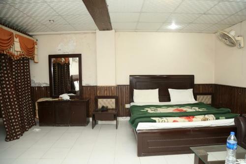 Hotels Multan