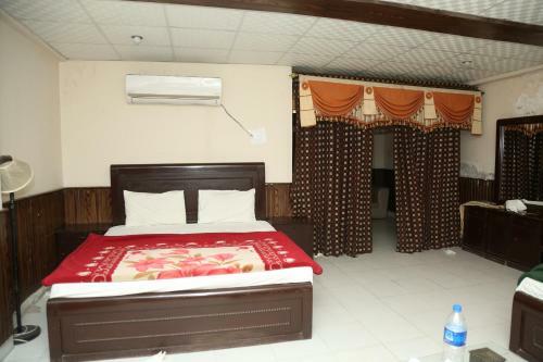 Hotels Multan
