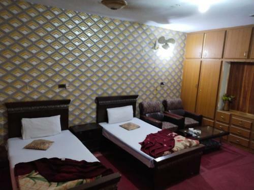 Hotel Paradise Plus