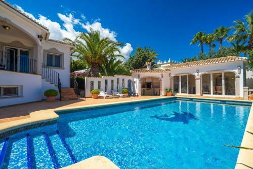 Marvelous Villa With Panoramic Sea View & Pool