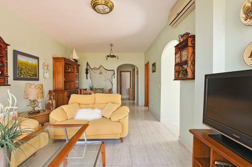 Fantastic First Beach Line 3-bed Apartment