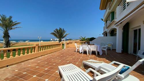 Fantastic First Beach Line 3-bed Apartment