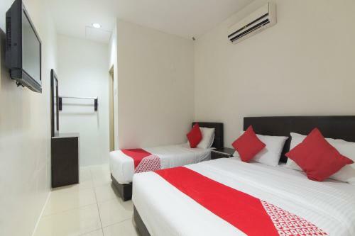 Oyo 44072 Mines Cempaka Hotel