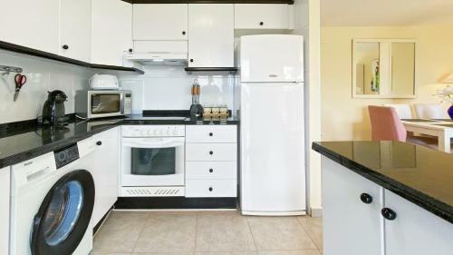 Comfortable 2-bedroom Apartment Near The Beach