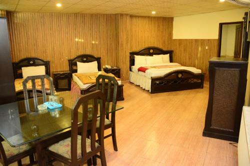 Hotel Move-n-pick Murree