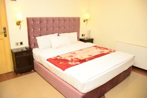 Hotel Move-n-pick Murree