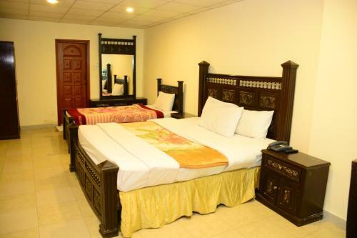 Hotel Move-n-pick Murree