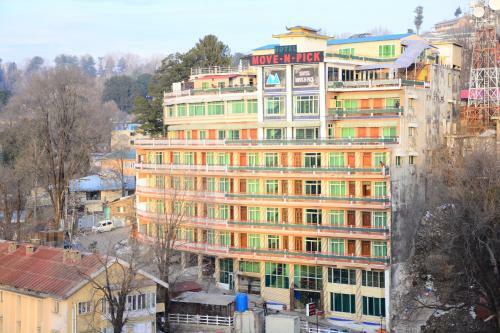Hotel Move-n-pick Murree