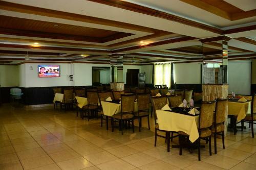 Hotel Move-n-pick Murree