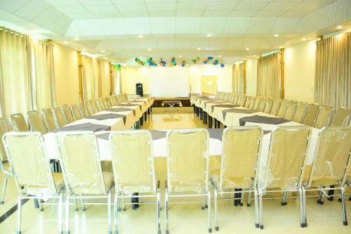 Hotel Move-n-pick Murree